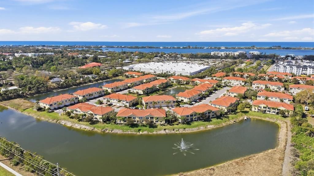 На продажу: $379,900 (2 спален, 2 ванн, 1574 Квадратных фут)