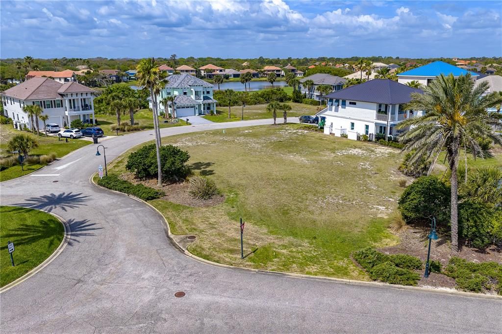 待售: $425,000 (0.24 acres)