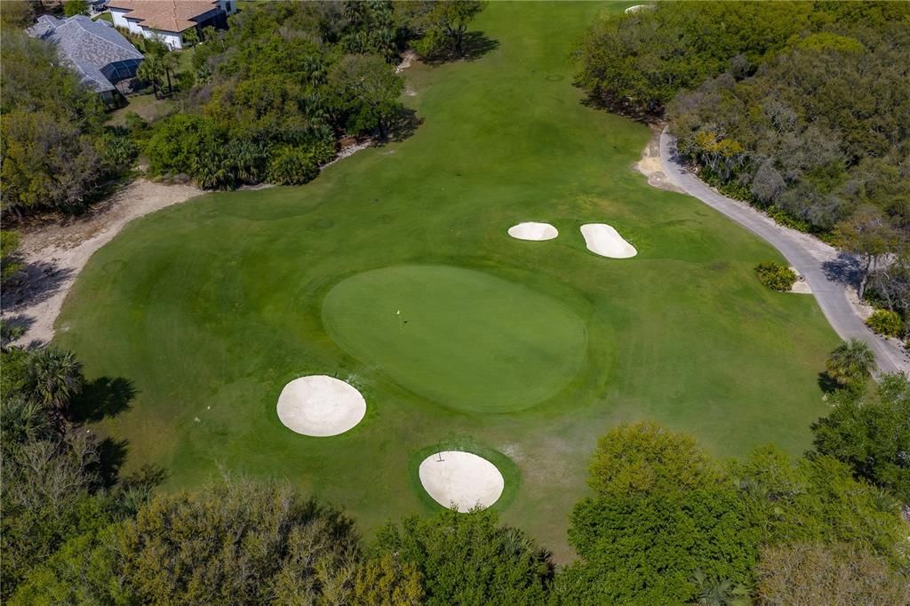 待售: $425,000 (0.24 acres)