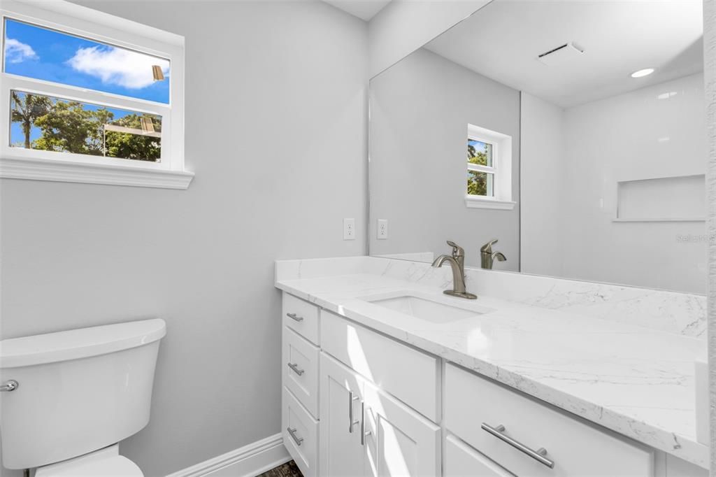 待售: $599,999 (6 贝兹, 0 浴室, 2688 平方英尺)