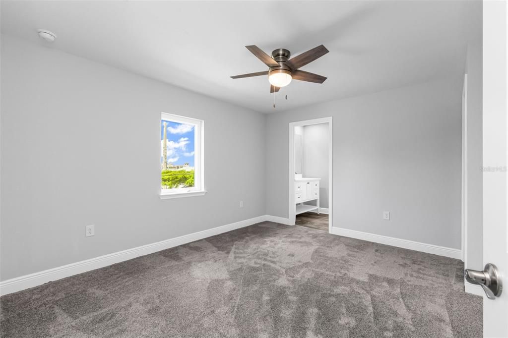 待售: $599,999 (6 贝兹, 0 浴室, 2688 平方英尺)