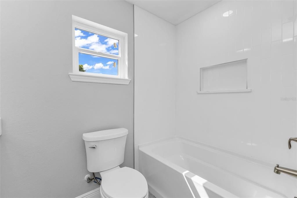 待售: $599,999 (6 贝兹, 0 浴室, 2688 平方英尺)