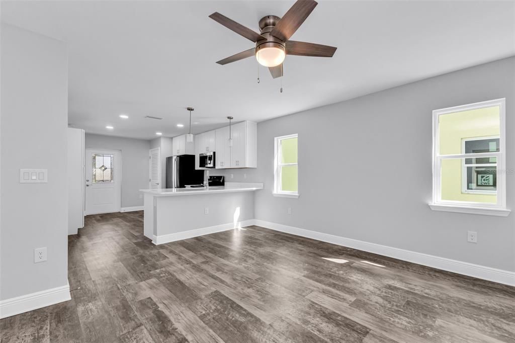 待售: $599,999 (6 贝兹, 0 浴室, 2688 平方英尺)