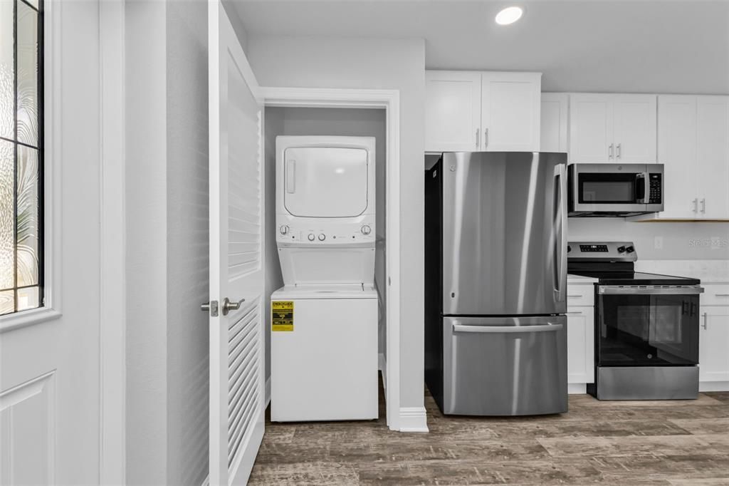 待售: $599,999 (6 贝兹, 0 浴室, 2688 平方英尺)