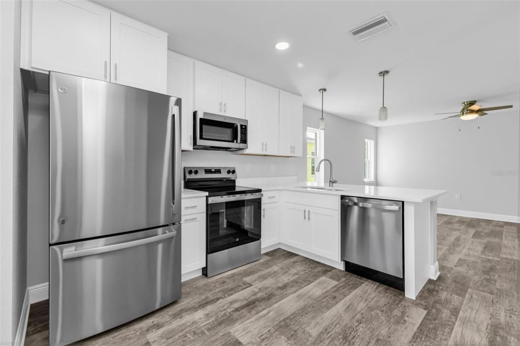 待售: $599,999 (6 贝兹, 0 浴室, 2688 平方英尺)