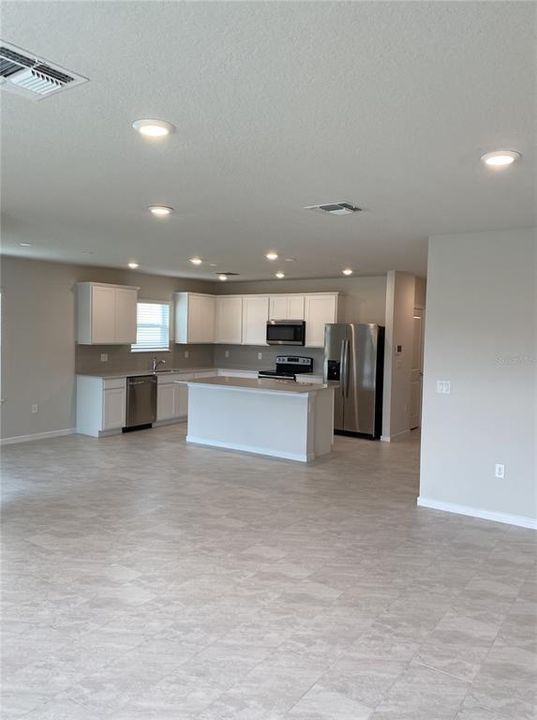 Active With Contract: $2,595 (4 beds, 2 baths, 1850 Square Feet)