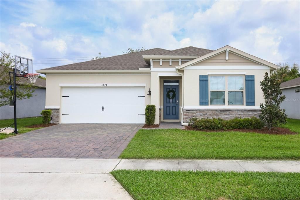 Active With Contract: $399,900 (3 beds, 2 baths, 1821 Square Feet)