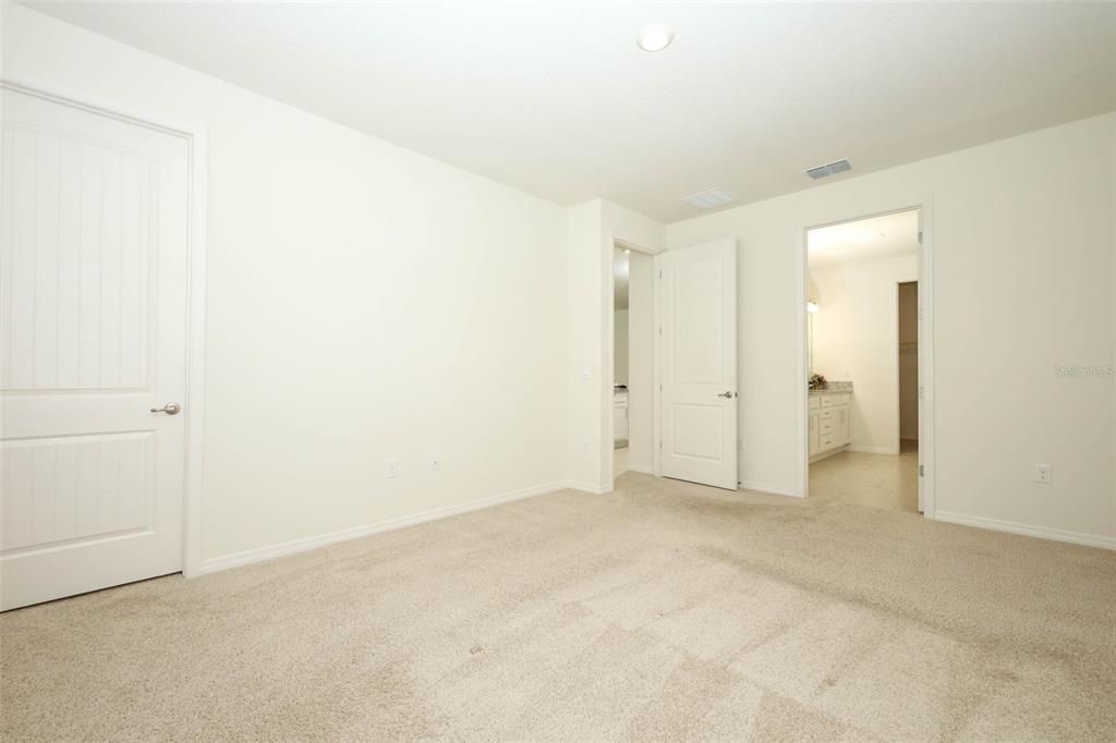 Active With Contract: $399,900 (3 beds, 2 baths, 1821 Square Feet)