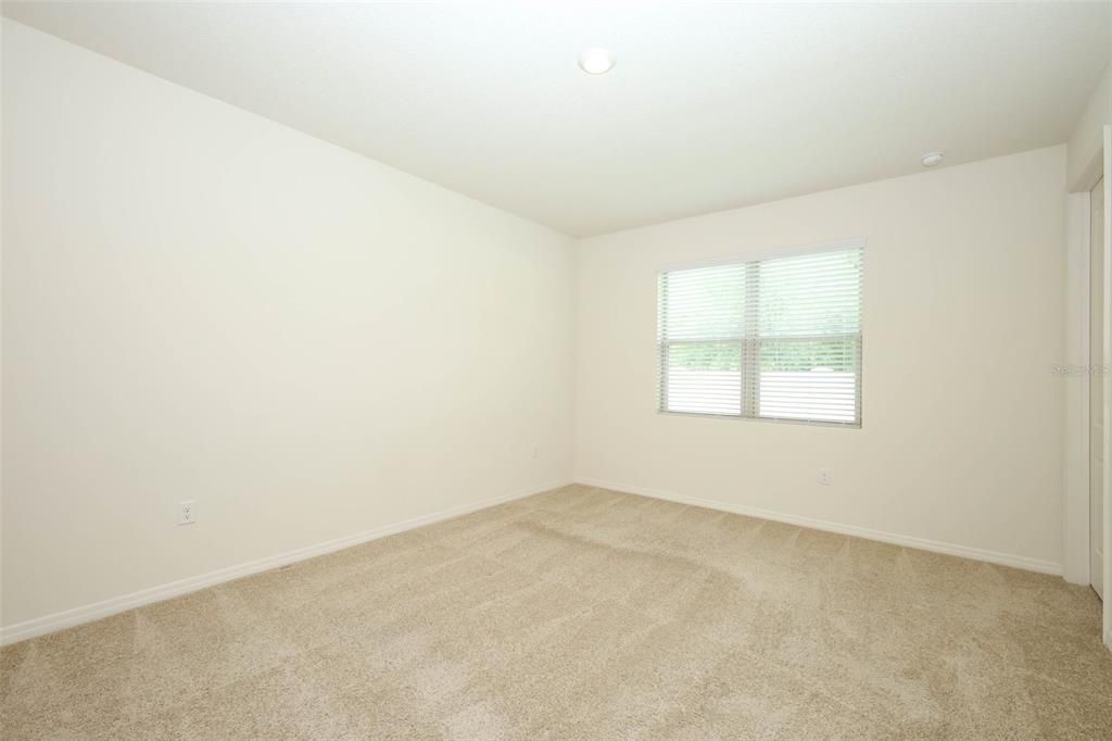 Active With Contract: $399,900 (3 beds, 2 baths, 1821 Square Feet)