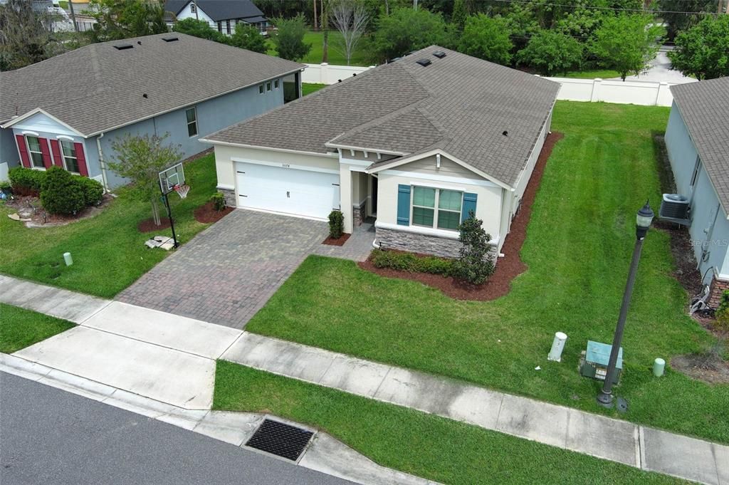 Active With Contract: $399,900 (3 beds, 2 baths, 1821 Square Feet)