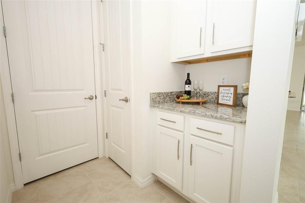 Active With Contract: $399,900 (3 beds, 2 baths, 1821 Square Feet)