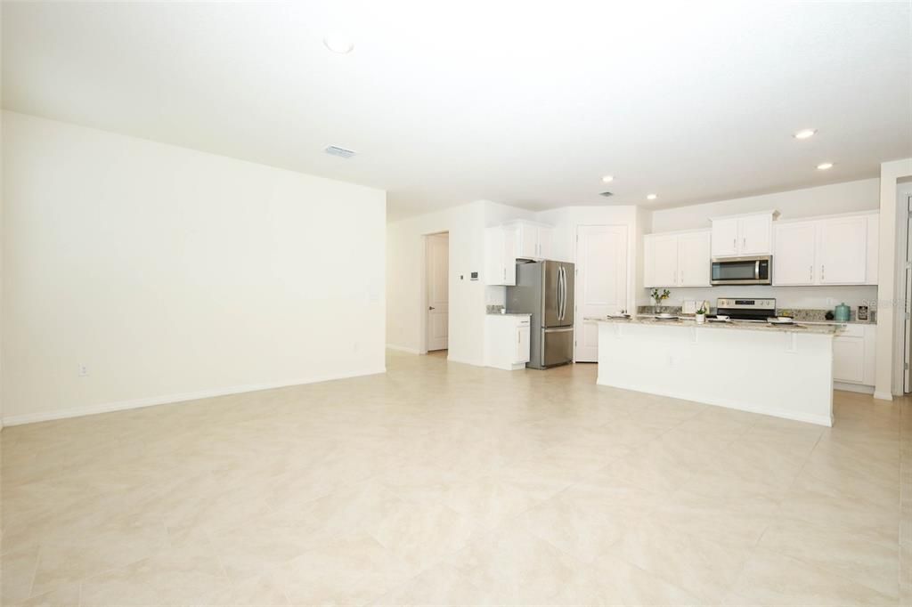 Active With Contract: $399,900 (3 beds, 2 baths, 1821 Square Feet)