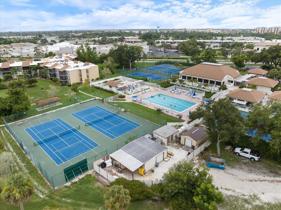 В аренду: $1,800 (2 спален, 2 ванн, 940 Квадратных фут)