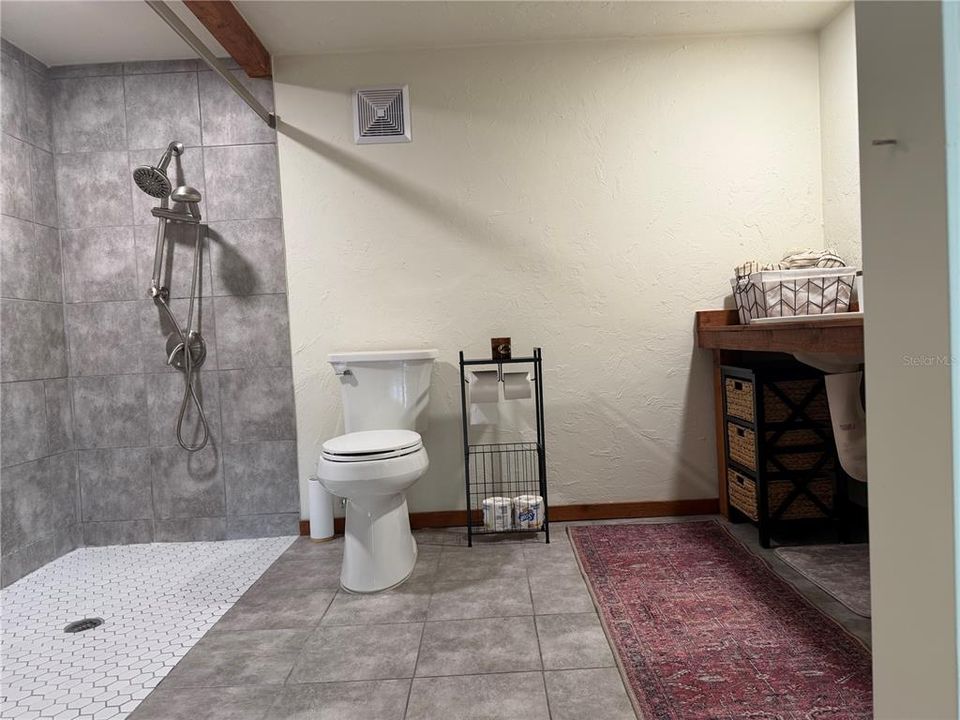 В аренду: $1,800 (2 спален, 2 ванн, 940 Квадратных фут)