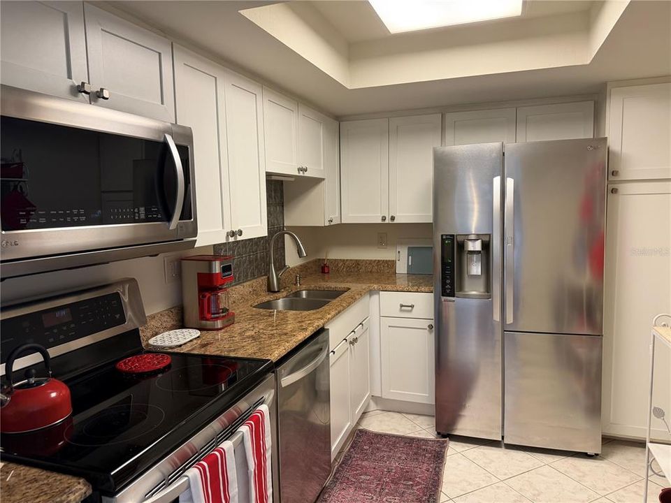 В аренду: $1,800 (2 спален, 2 ванн, 940 Квадратных фут)