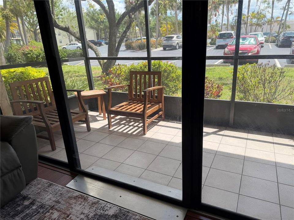 В аренду: $1,800 (2 спален, 2 ванн, 940 Квадратных фут)