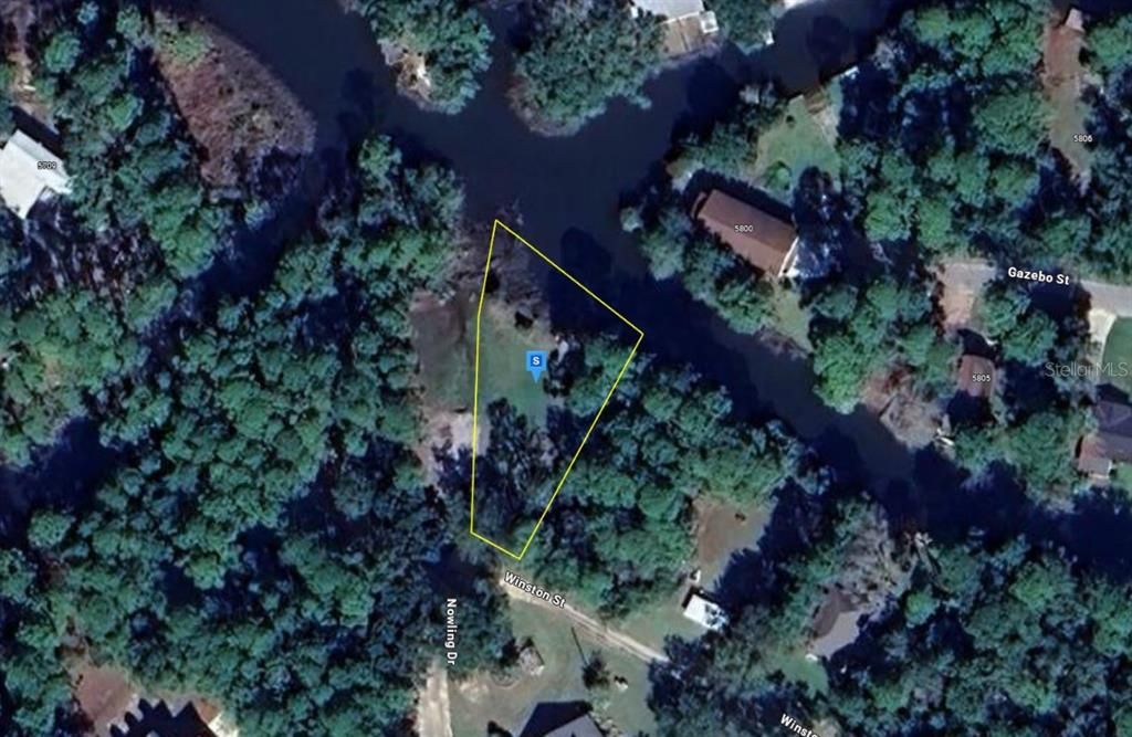 На продажу: $99,999 (0.26 acres)