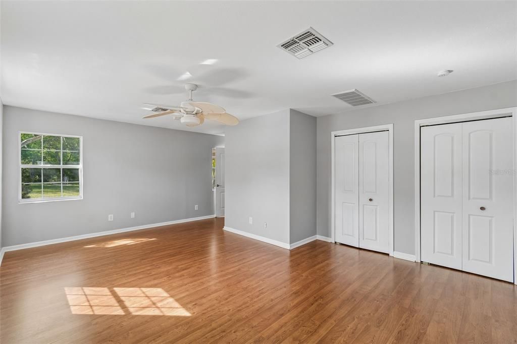 Activo con contrato: $491,500 (4 camas, 3 baños, 2722 Pies cuadrados)