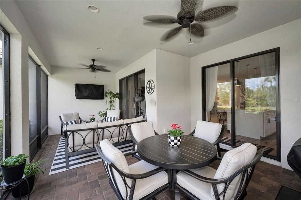 Active With Contract: $735,000 (3 beds, 3 baths, 2313 Square Feet)