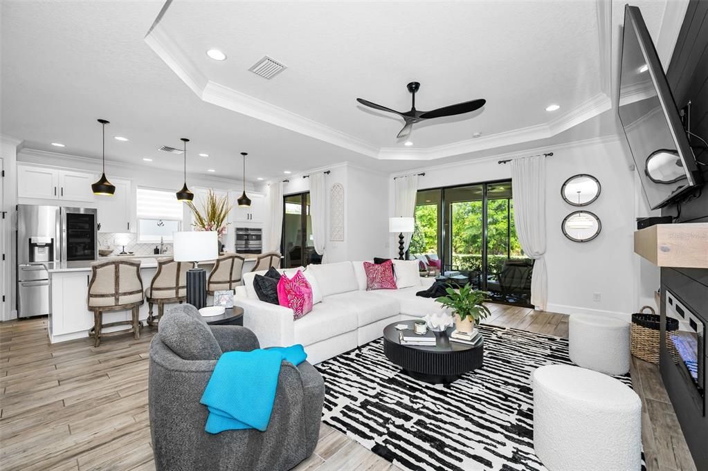 Active With Contract: $735,000 (3 beds, 3 baths, 2313 Square Feet)
