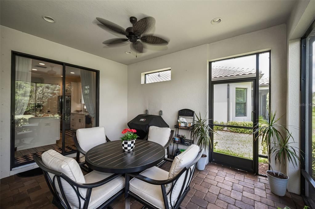 Active With Contract: $735,000 (3 beds, 3 baths, 2313 Square Feet)
