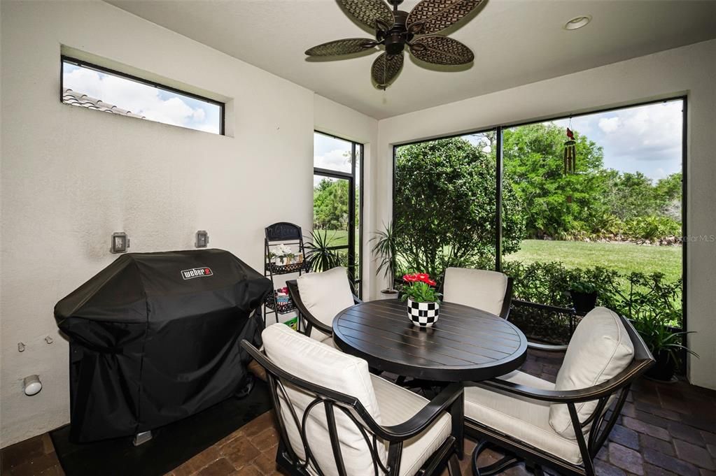 Active With Contract: $735,000 (3 beds, 3 baths, 2313 Square Feet)