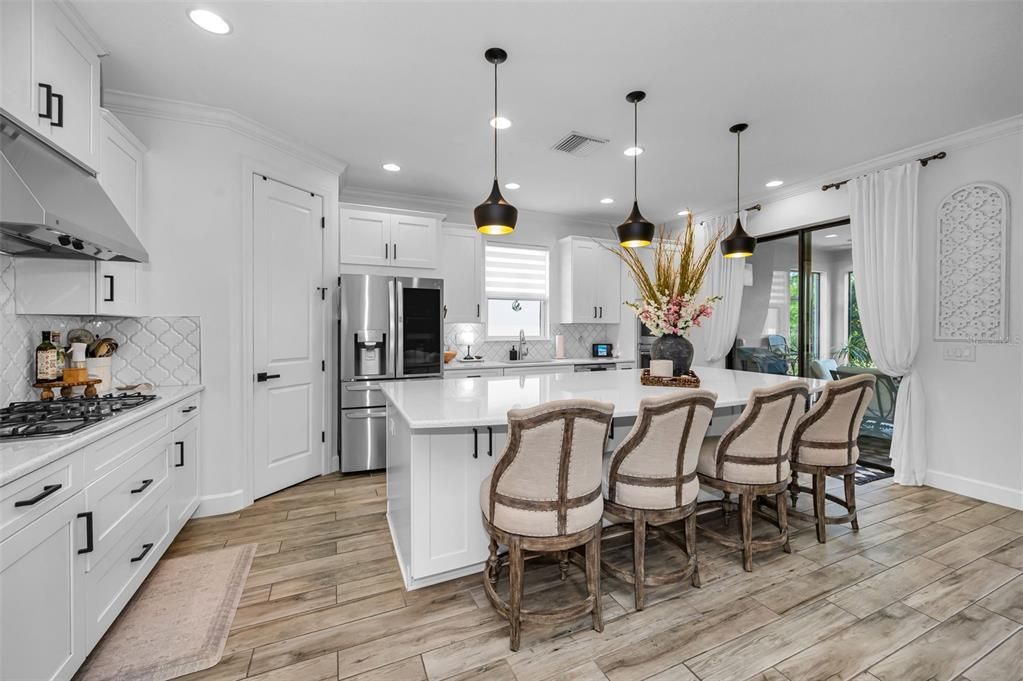 Active With Contract: $735,000 (3 beds, 3 baths, 2313 Square Feet)