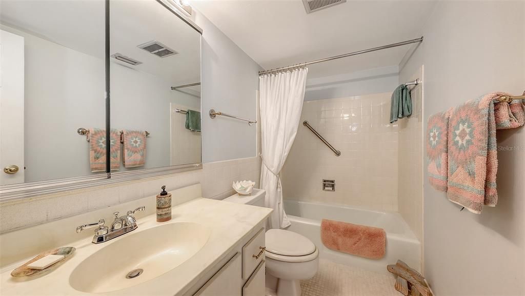 For Rent: $4,000 (2 beds, 2 baths, 1380 Square Feet)