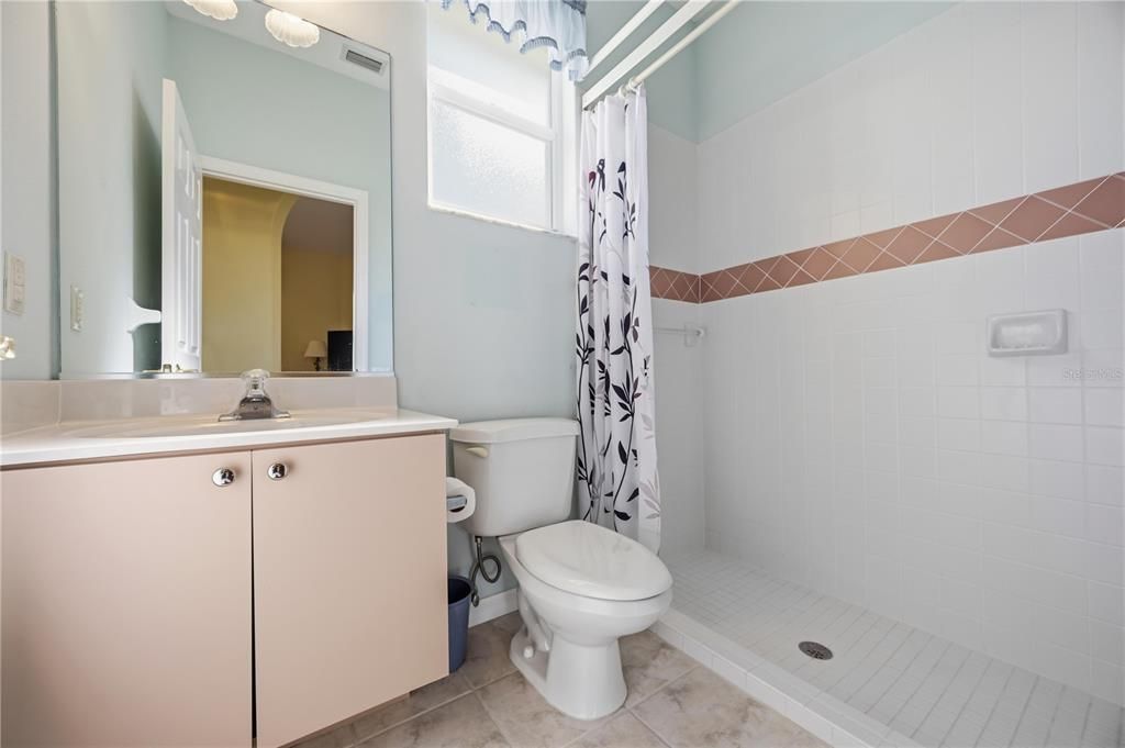 Под контрактом: $340,000 (2 спален, 3 ванн, 1902 Квадратных фут)