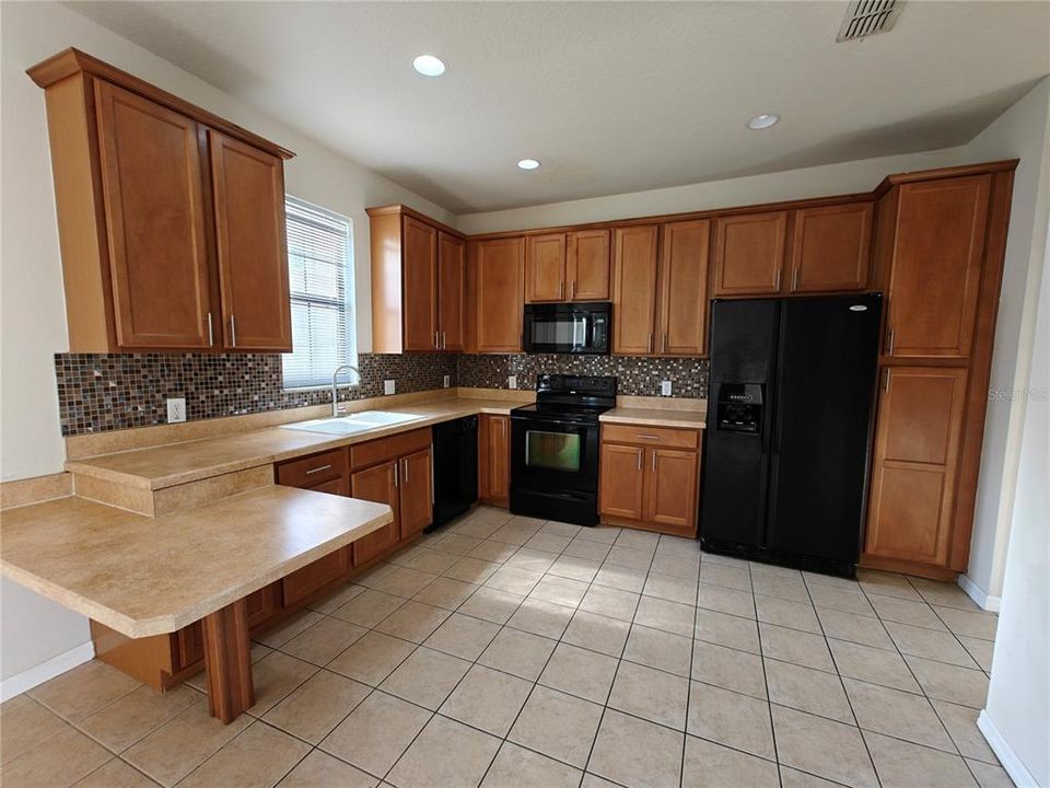 Active With Contract: $2,299 (3 beds, 2 baths, 1510 Square Feet)