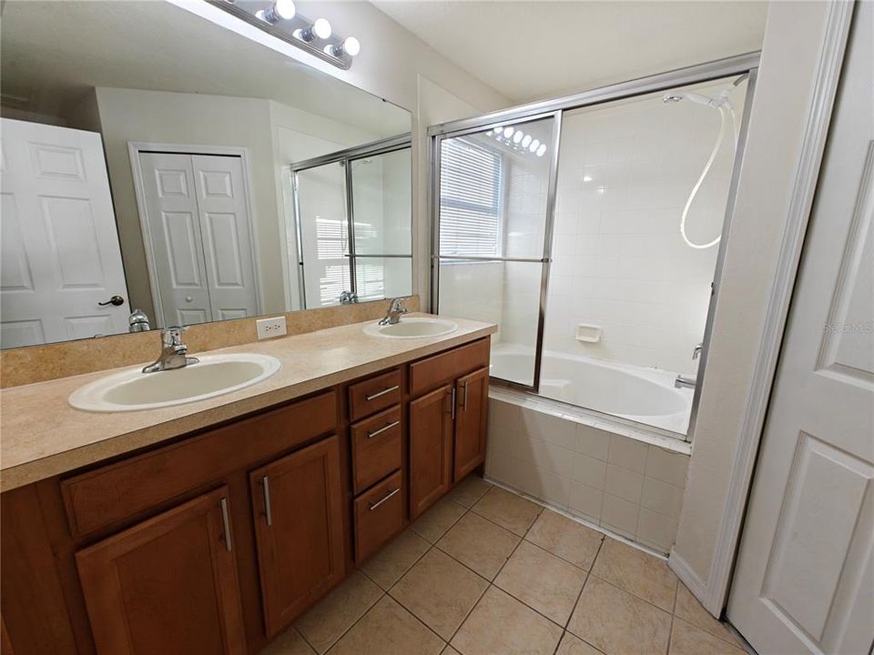 Active With Contract: $2,299 (3 beds, 2 baths, 1510 Square Feet)