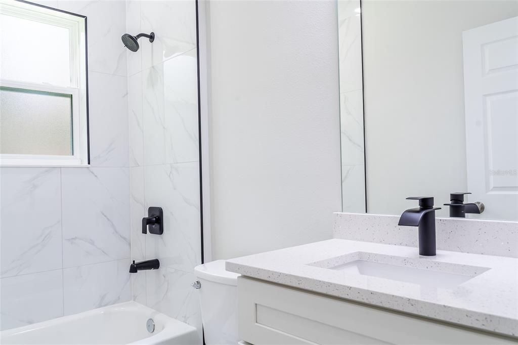 На продажу: $269,800 (3 спален, 2 ванн, 1529 Квадратных фут)