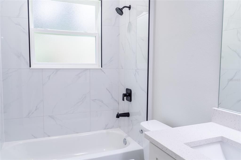 На продажу: $269,800 (3 спален, 2 ванн, 1529 Квадратных фут)
