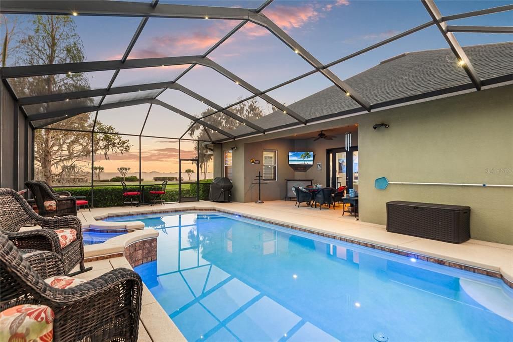 Active With Contract: $539,900 (3 beds, 3 baths, 2560 Square Feet)