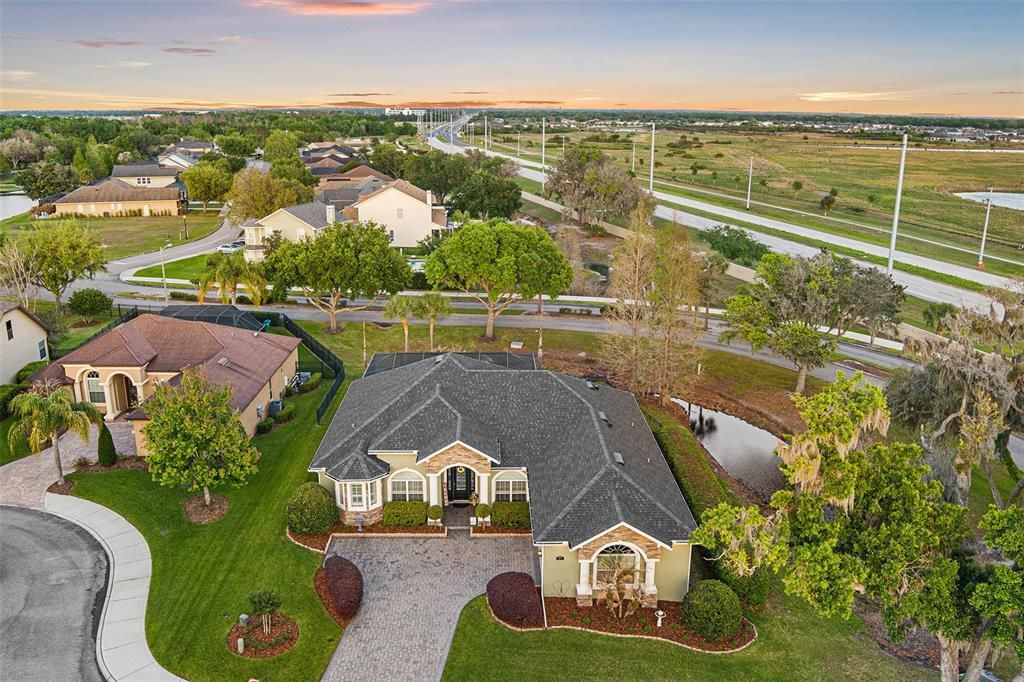 Active With Contract: $539,900 (3 beds, 3 baths, 2560 Square Feet)