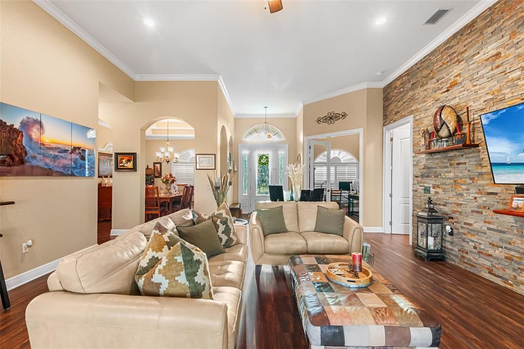 Active With Contract: $539,900 (3 beds, 3 baths, 2560 Square Feet)