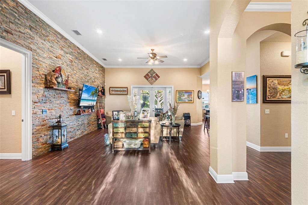Active With Contract: $539,900 (3 beds, 3 baths, 2560 Square Feet)