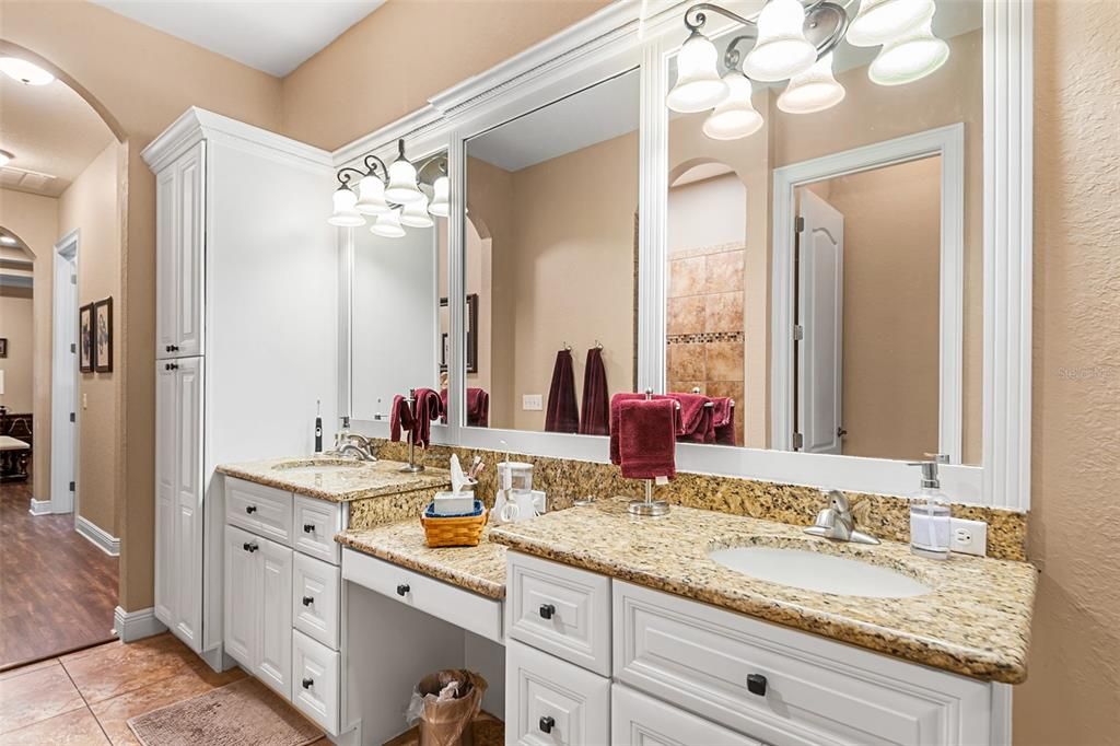 Active With Contract: $539,900 (3 beds, 3 baths, 2560 Square Feet)