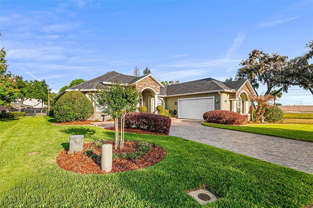 Active With Contract: $539,900 (3 beds, 3 baths, 2560 Square Feet)