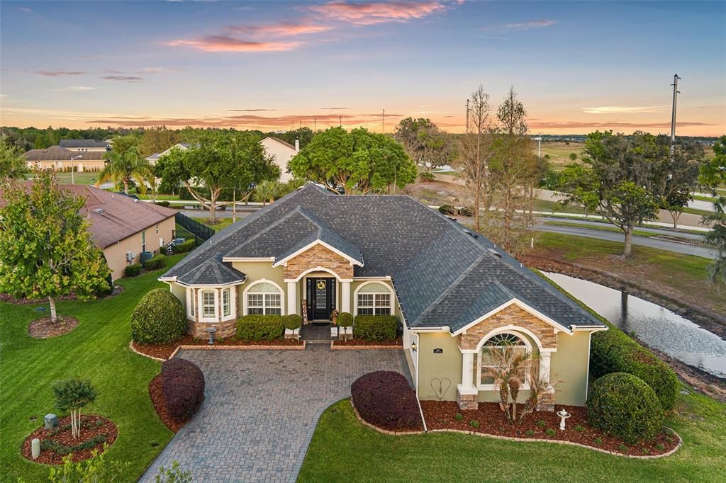 Active With Contract: $539,900 (3 beds, 3 baths, 2560 Square Feet)