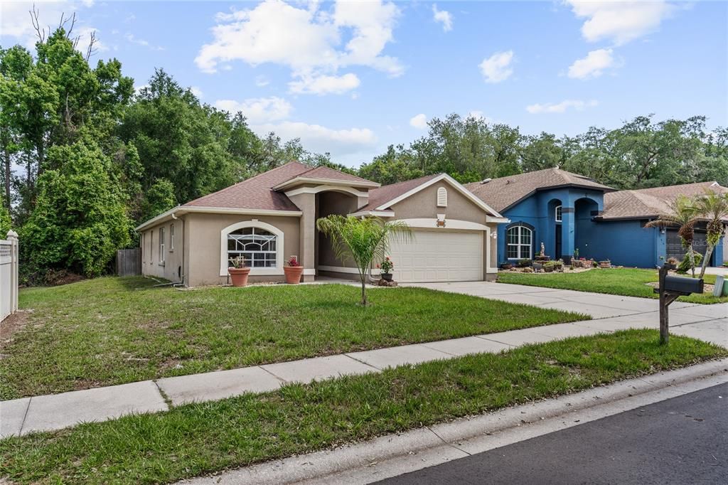 For Sale: $419,000 (3 beds, 2 baths, 1660 Square Feet)