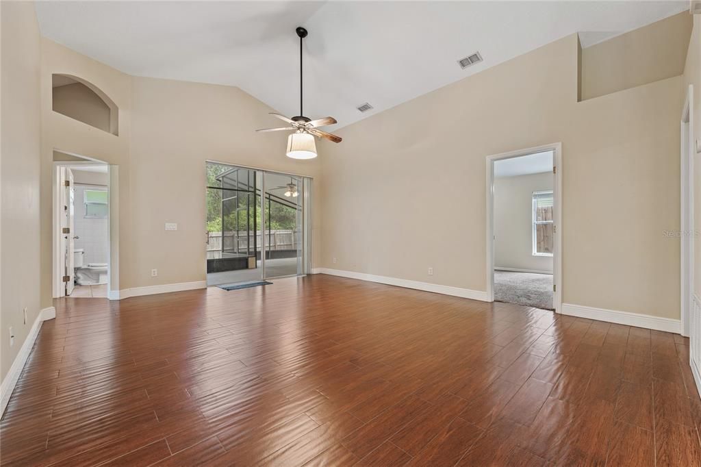 For Sale: $419,000 (3 beds, 2 baths, 1660 Square Feet)