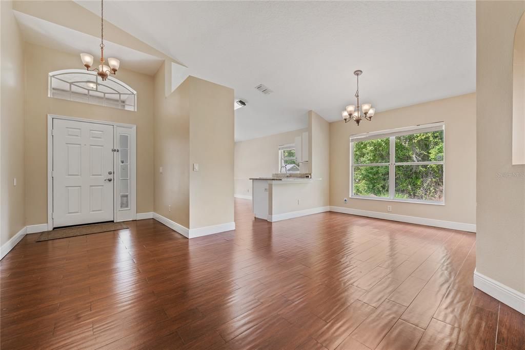 For Sale: $419,000 (3 beds, 2 baths, 1660 Square Feet)