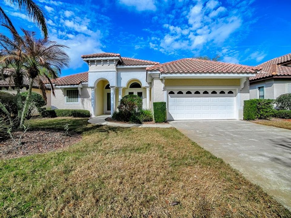 En Venta: $639,000 (4 camas, 3 baños, 2431 Pies cuadrados)