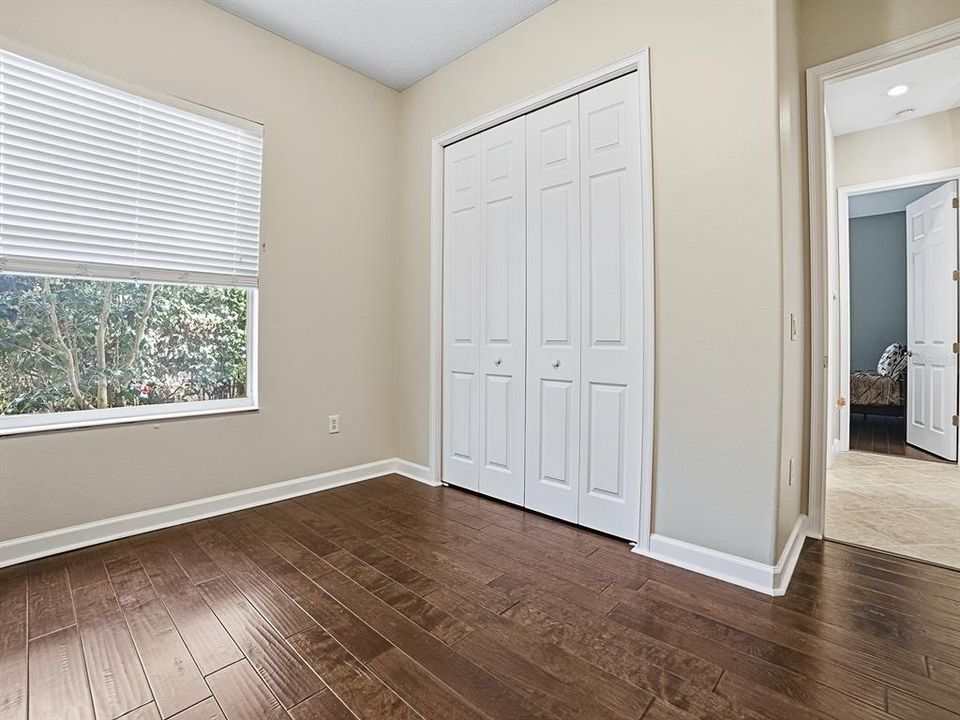 En Venta: $639,000 (4 camas, 3 baños, 2431 Pies cuadrados)
