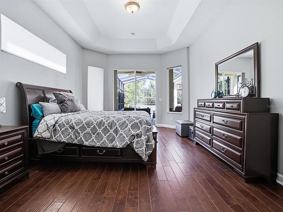 En Venta: $639,000 (4 camas, 3 baños, 2431 Pies cuadrados)