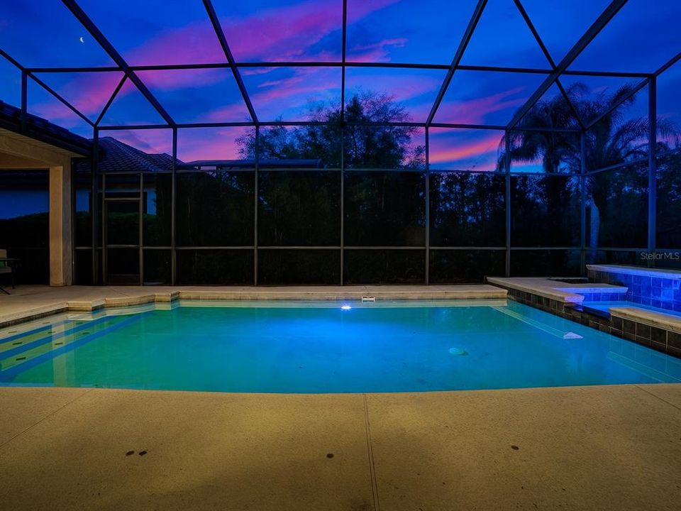 En Venta: $639,000 (4 camas, 3 baños, 2431 Pies cuadrados)