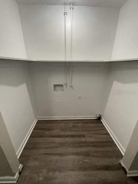 В аренду: $1,300 (2 спален, 1 ванн, 900 Квадратных фут)