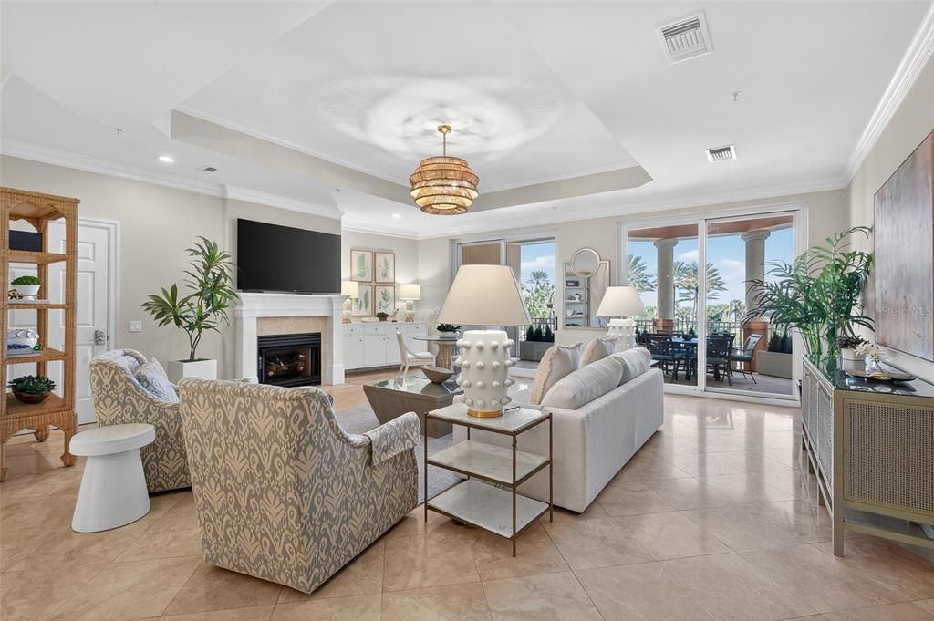 En Venta: $1,095,000 (3 camas, 3 baños, 2588 Pies cuadrados)