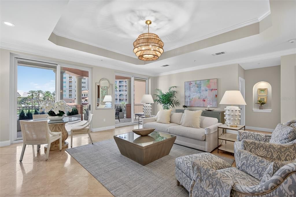 En Venta: $1,095,000 (3 camas, 3 baños, 2588 Pies cuadrados)